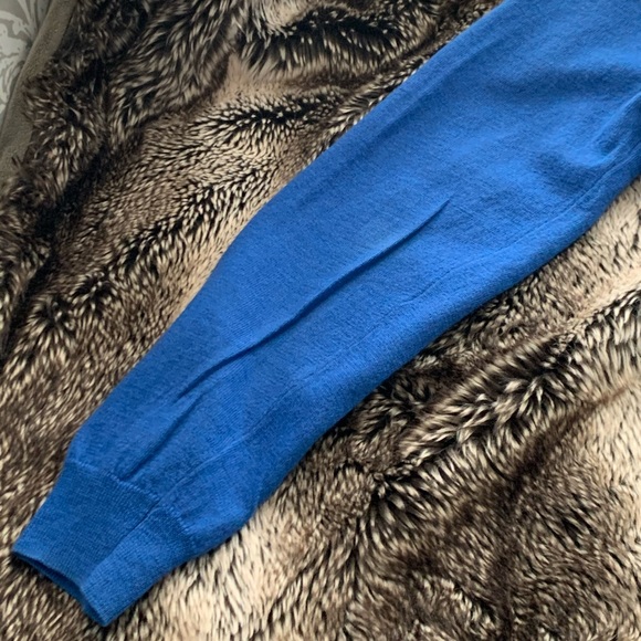 Express Design Studio V-Neck Sweater - Picture 6 of 9